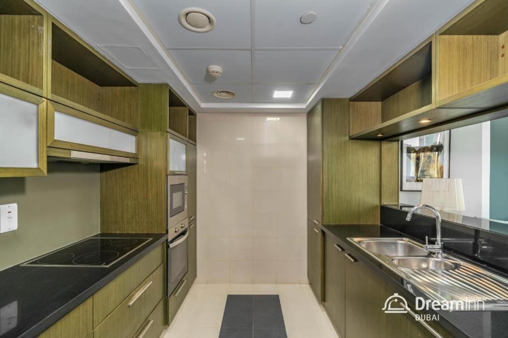 Dream - 2br In Lofts West Towers Apartment Dubai